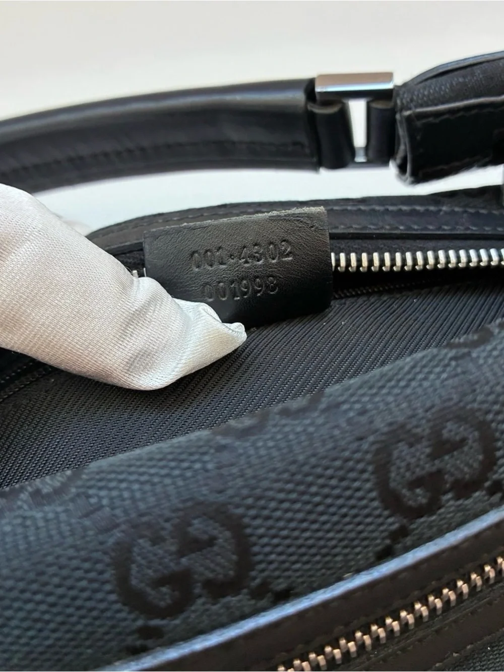 Gucci Black Logo Shoulder Bag with Silver Hardware Baguette Pochette - Picture 10 of 11